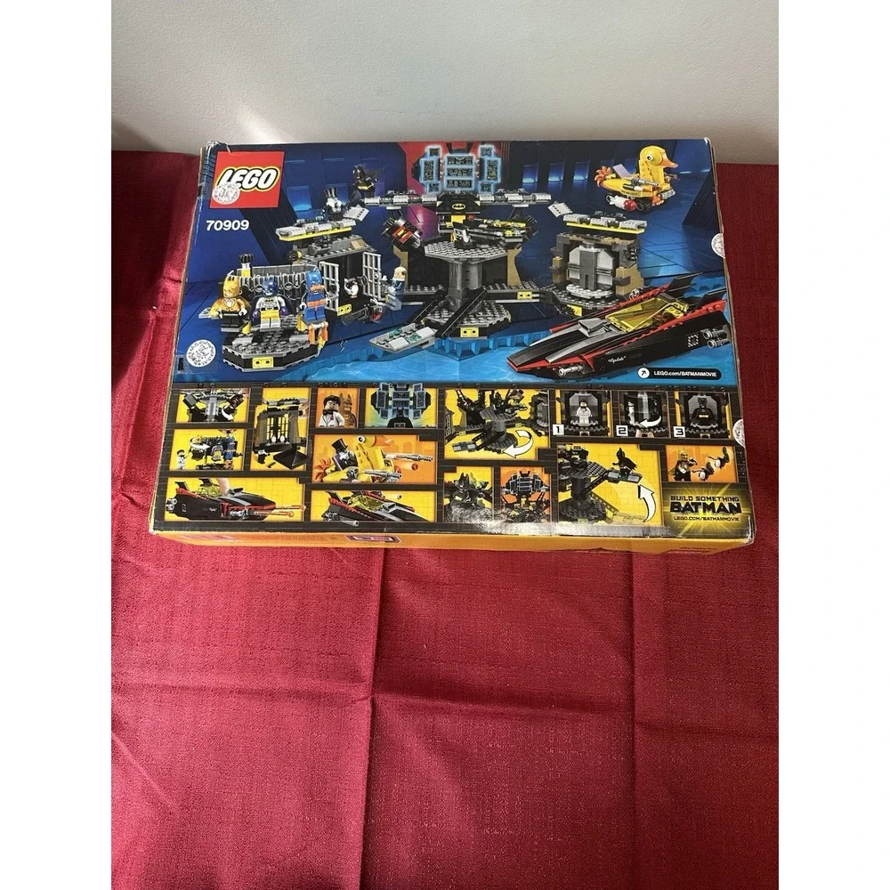 LEGO The Batman Movie Batcave Break-in 70909 Building Toy Set 1047 Pcs New
